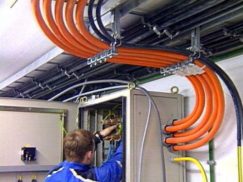 Manguera de protección para cables eléctricos